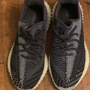 Adidas Yeezy boost 350 v2 carbon